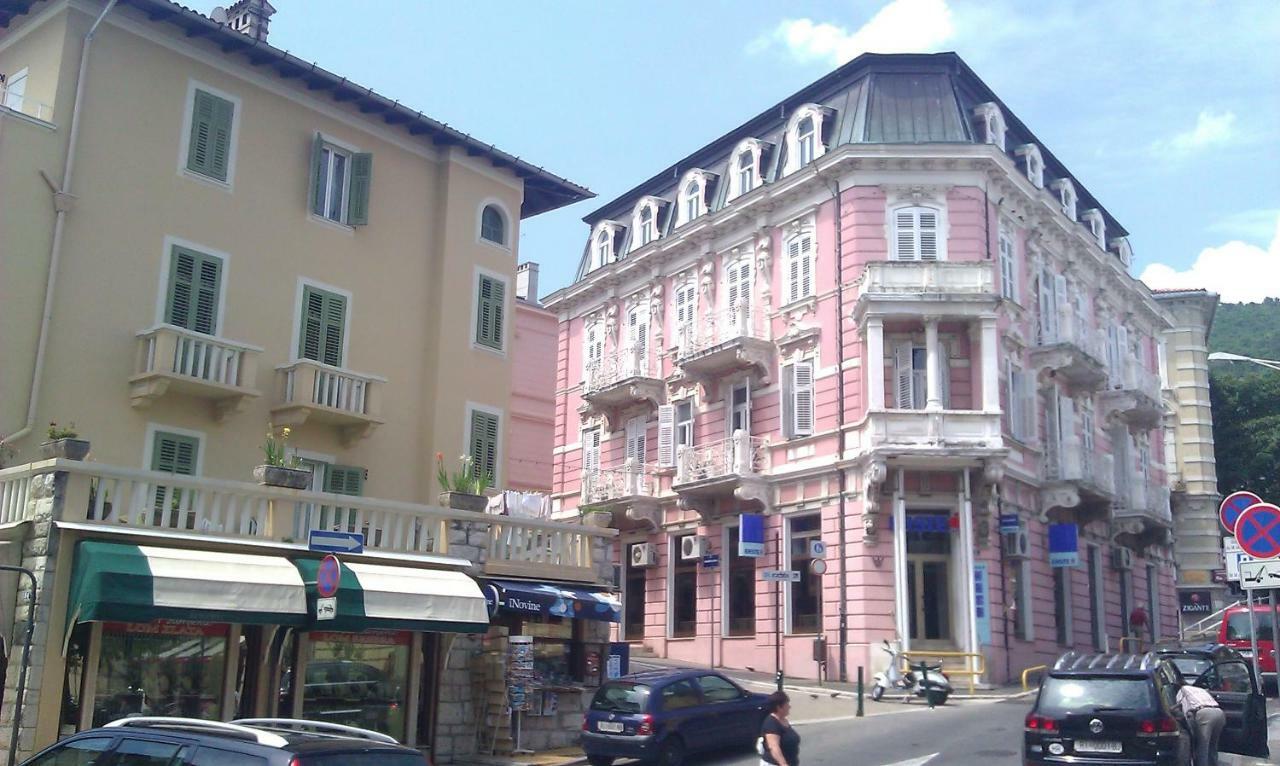 Apartment Secret Garden Опатия Екстериор снимка