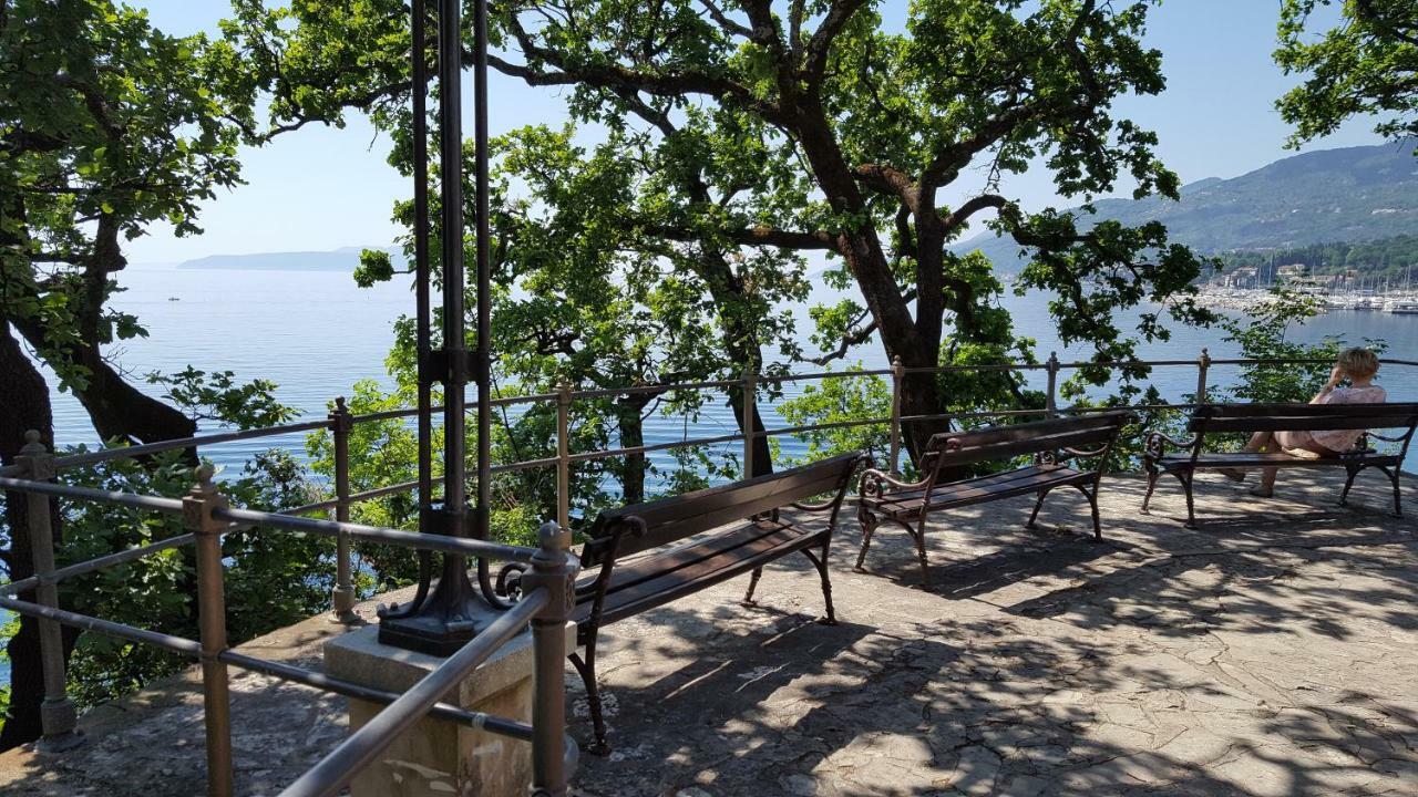 Apartment Secret Garden Опатия Екстериор снимка